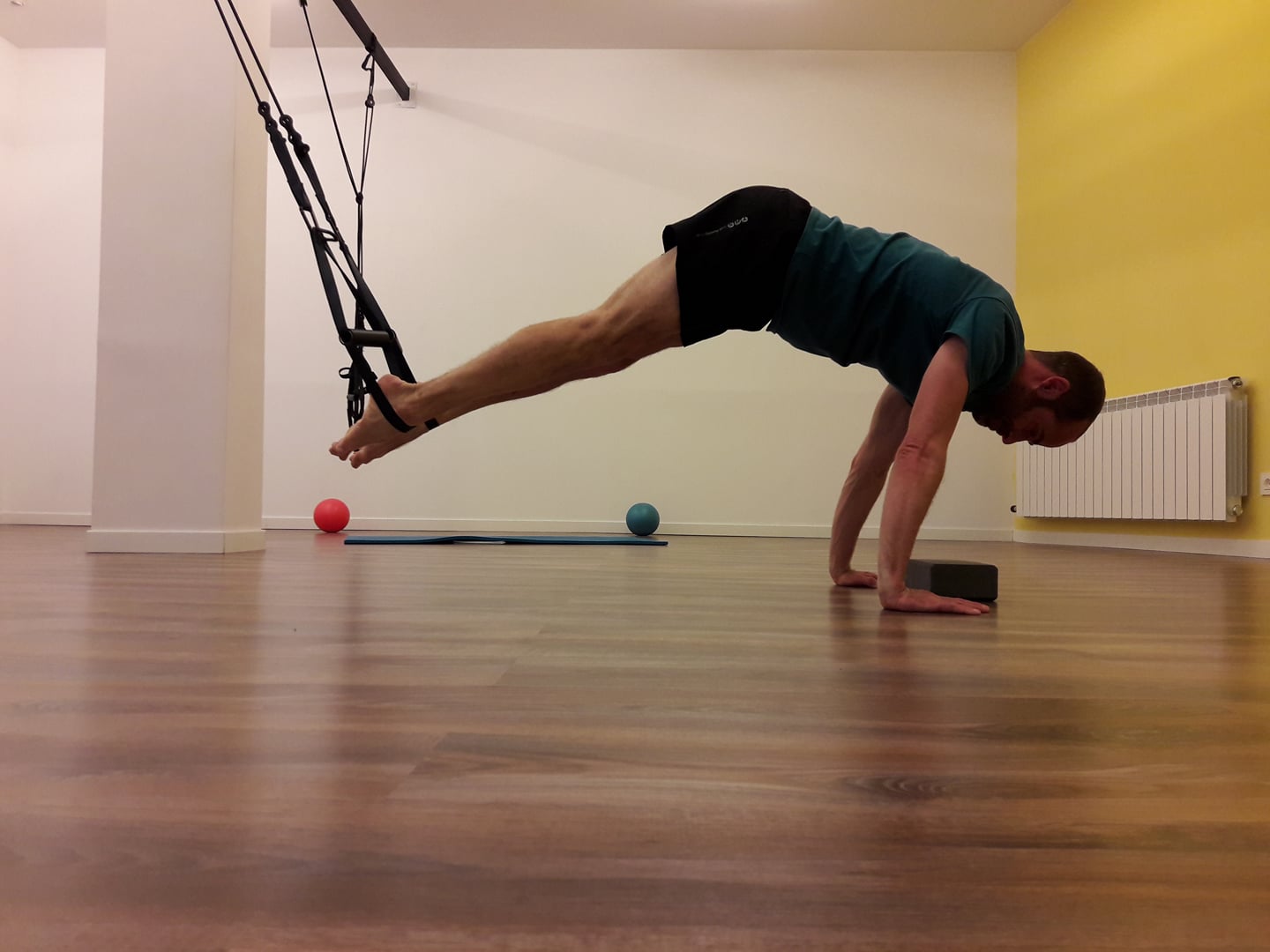Pilates combinado con TRX para trabajar la zona abdominal